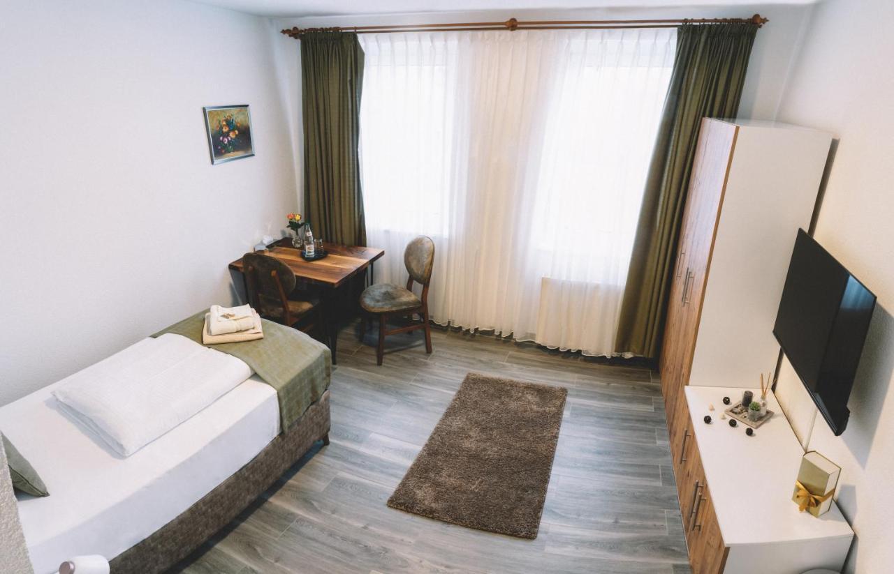 E&B Hotel Korb Bagian luar foto
