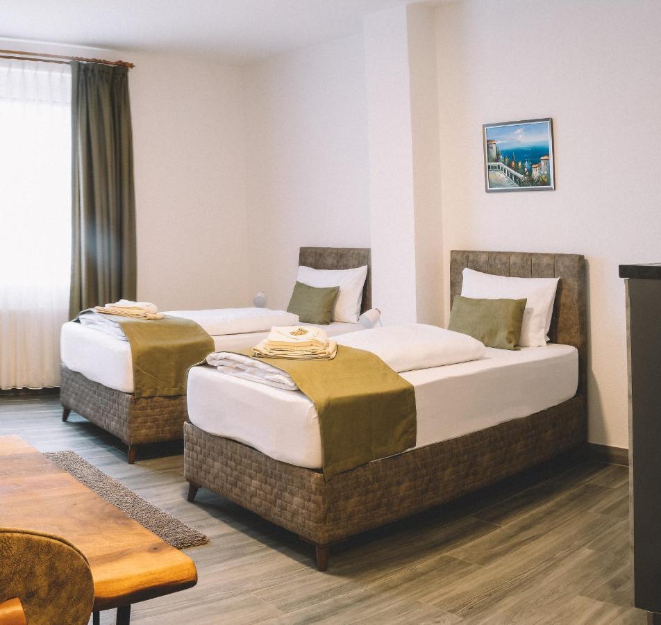 E&B Hotel Korb Bagian luar foto